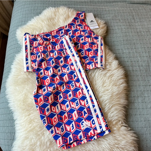 NWT Adidas x Farm Rio Set. Size: Small. Excellent condition 💙 ❤️ - Picture 8 of 15